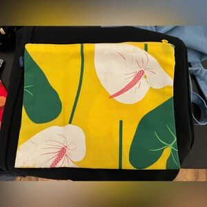 BAGGU Yellow Nylon flat Pouch